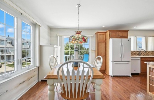 Southend Casa | Charming 3-bedroom townhome in Brigantine
