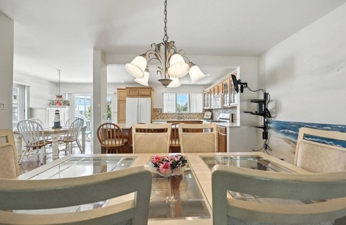 Southend Casa | Charming 3-bedroom townhome in Brigantine