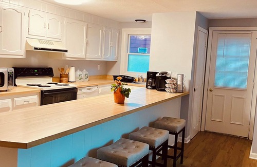 Marblehead Casa | Charming 3-bedroom townhome in Marblehead 3 miles to Salem 14 miles to Boston
