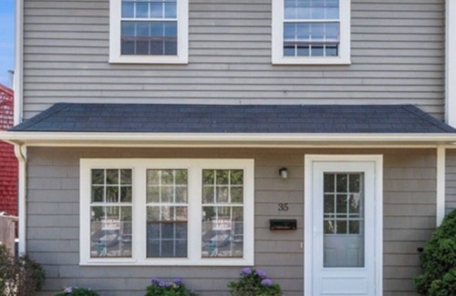 Marblehead Casa | Charming 3-bedroom townhome in Marblehead 3 miles to Salem 14 miles to Boston