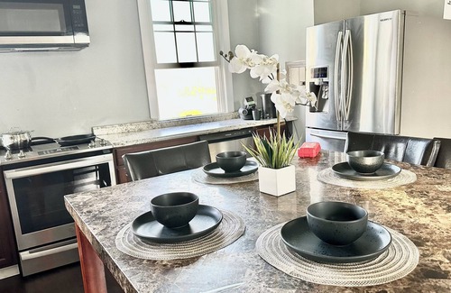 Glenwood Casa | Charming 3-bedroom townhome with WiFi, AC in Glenwood
