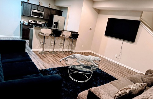 Grimes Casa | Charming 3-bedroom townhome in Grimes with WiFi and AC