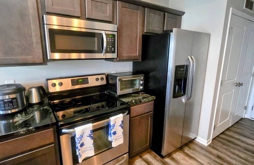Grimes Casa | Charming 3-bedroom townhome with AC and WiFi in Grimes Weekly discount is 10%