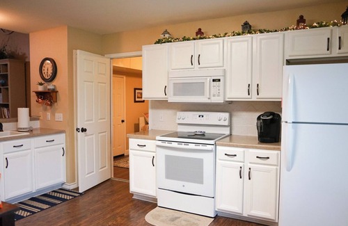 Salado Casa | Charming 3-bedroom townhome with AC, WiFi in beautiful Salado, Texas.