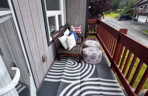Valdez Casa | Charming 3-bedroom townhome in beautiful downtown Valdez.