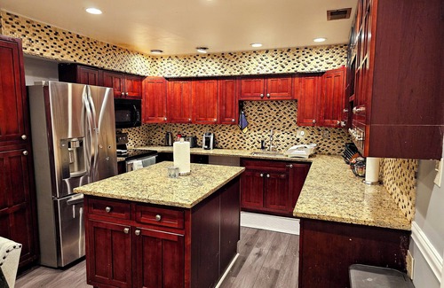 Bowie Casa | Charming 3-bedroom townhome with luxury settings, AC ,WiFi in brilliant Bowie
