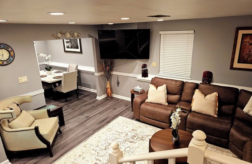 Bowie Casa | Charming 3-bedroom townhome with luxury settings, AC ,WiFi in brilliant Bowie