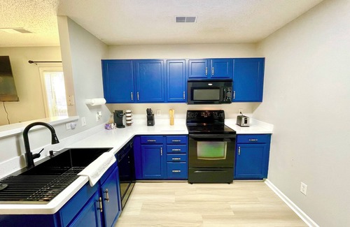 Columbia Casa | Charming 3-bedroom. Trail & Lake Access. Minutes from Ft. Jackson and Downtown.