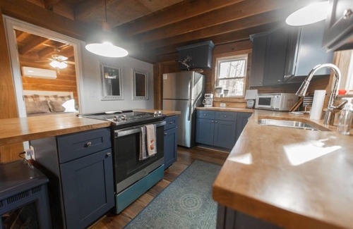 Bloomington Cabina | Charming 3-bedroom cabin near Indiana University!