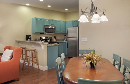 Boyne Falls Complejo | Charming 3-bedroom resort with WiFi, fitness room in enchanting Boyne Falls