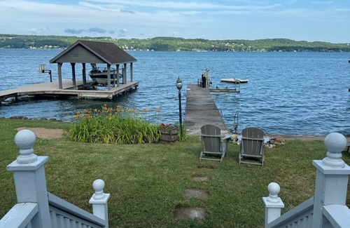 Canandaigua Cabaña | Charming 3-bedroom waterfront cottage in superb Canandaigua.