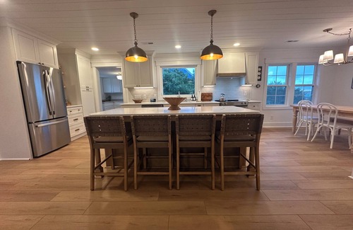 Emerald Isle Casa | Charming 3-bedroom house in Emerald Isle 1 block from ocean