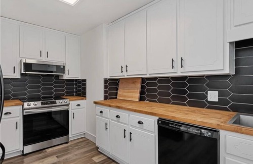 Gainesville Casa | Charming 3-bedroom house with WiFi, AC in enjoyable Gainesville