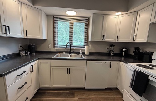 Grand Island Apartamento | Charming 3-bedroom apartment in marvelous Grand Island with AC