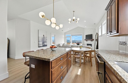 Rock Creek Casa | Charming 3-bedroom house with AC, fitness room in Happy Valley