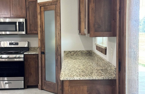 Honey Grove Casa | Charming 3-bedroom new build close to Bois d Arc Lake outside of Honey Grove TX
