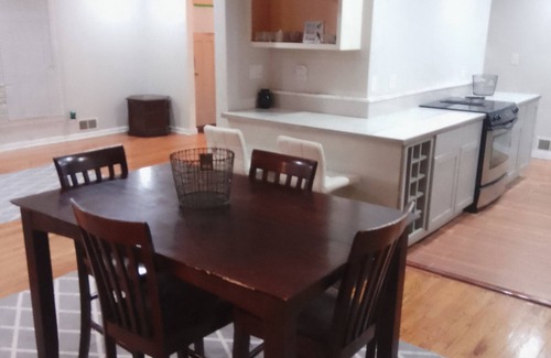 Countryside Casa | Charming 3-bedroom house in Kansas City with WiFi and AC Close to Arrowhead