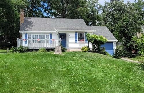 Como Casa | Charming 3-bedroom house with WiFi and AC in lovely Lake Geneva