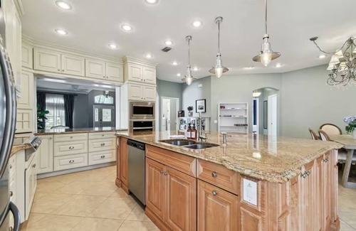 Stagecoach Village Casa | Charming 3-bedroom Centrally Located Luxury Home in Land o Lakes