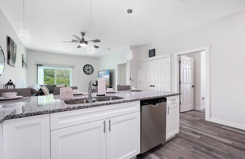 Westminster Casa | Charming 3-bedroom house in delightful Lehigh Acres with WiFi, AC