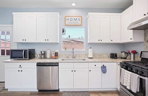 Garden Grove Casa | Charming 3-bedrooms house close to Disneyland