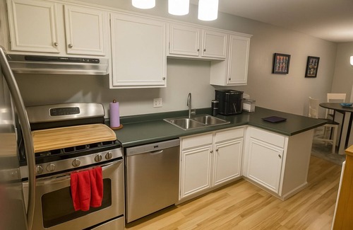 Maple Grove Casa | Charming 3-bedroom townhome in fabulous Maple Grove