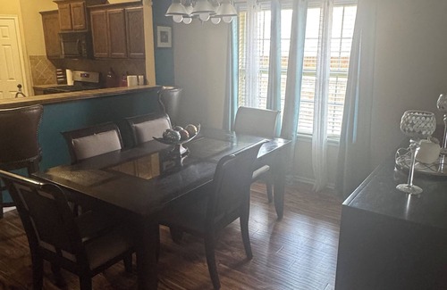 Midwest City Casa | Charming 3-bedroom house with AC, WiFi in delightful Midwest City