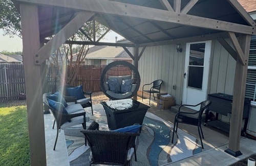 Midwest City Casa | Charming 3-bedroom house with AC, WiFi in delightful Midwest City