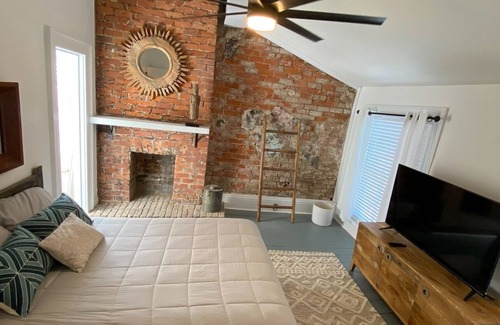 Seventh Ward Casa | Charming 3-bedroom house in lovely New Orleans with WiFi, 8 min drive downtown