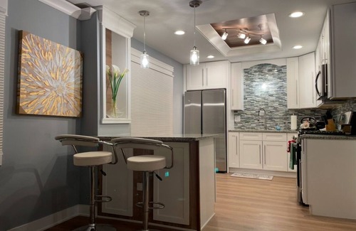 Chicago Heights Casa | Charming 3-bedroom house in Park Forest with WiFi, Large Flat Panel TVs & Google