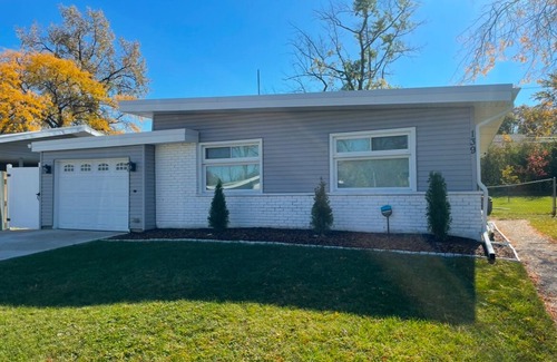 Chicago Heights Casa | Charming 3-bedroom house in Park Forest with WiFi, Large Flat Panel TVs & Google