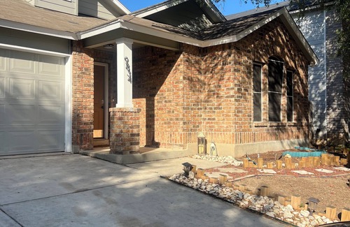 San Antonio Casa | Charming 3-bedroom house with AC, WiFi in pleasant San Antonio