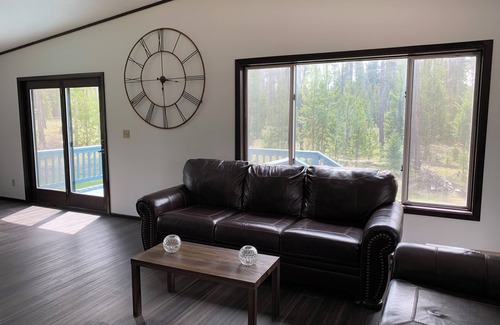 Seeley Lake Casa | Charming 3-bedroom house in enchanting Seeley Lake with WiFi in 6 acres .