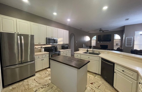 Spring Hill Casa | Charming 3-bedroom spacious house with cozy feel in Spring Hill