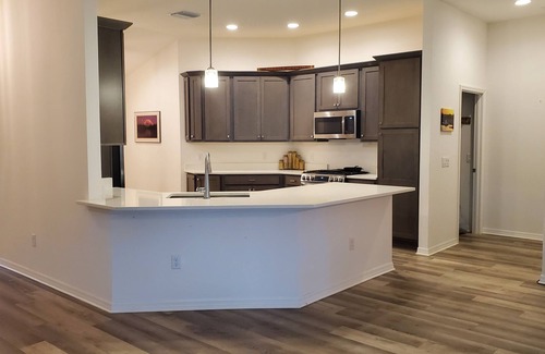 Okahumpka Casa | Charming 3-bedroom house in fabulous The Villages with AC, Pet Friendly