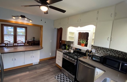 Warren Casa | Charming 3-Bedroom Vacation Retreat Near Historical Downtown & Nature Escapes