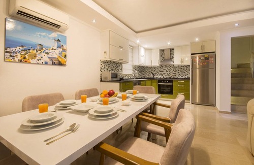Uzumlu Casa | Encantadora villa de 3 dormitorios con piscina infinita aislada y piscina cubierta climatizada