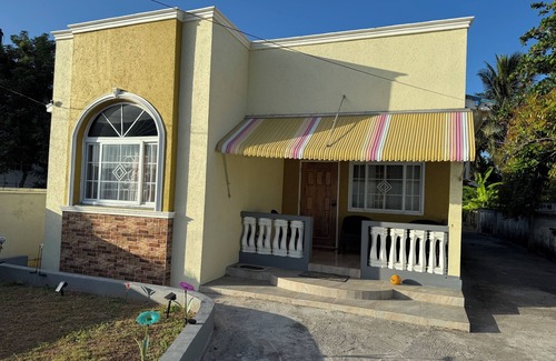 Port Maria Casa | Charming 3-bedrooms house in lovely Port Maria with AC, and WiFi and hot water