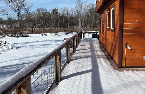 Pikeville Casa | Charming 3-BR Cabin/House, Pool, creek, 35Acres with Fiber Internet in Pikeville