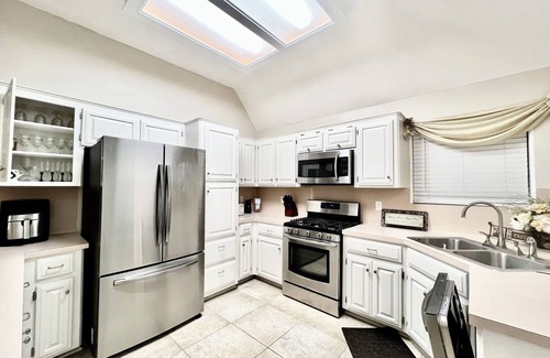Pasadena Casa | Charming 3-BR Home in Pasadena near highways, industry, shopping