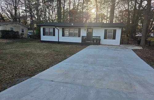 Marietta Casa | Charming 3-BR House Fitness/Game Rm, Gazebo & Children Play Ground near BATTERY