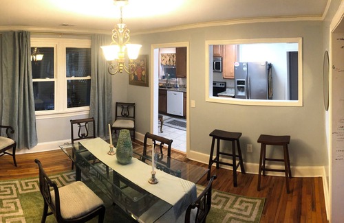 Rosewood Casa | Charming 3 BR park-side Home w/ King bed, WiFi, Full Kitchen & Fenced backyard