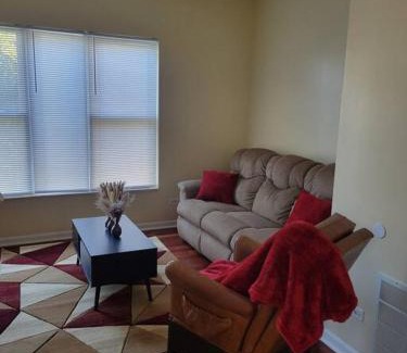 Woodlawn Apartamento | Charming 3BD 2BTH Apartment