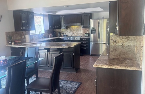 Burbank Casa | Charming 3bd 3 ba house in serene Burbank above Sunset Cyn 30+ day rentals only
