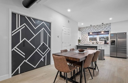 South Side Slopes Casa | Charming 3Bed/2.5Bath ; Deck + Free Strt Parking