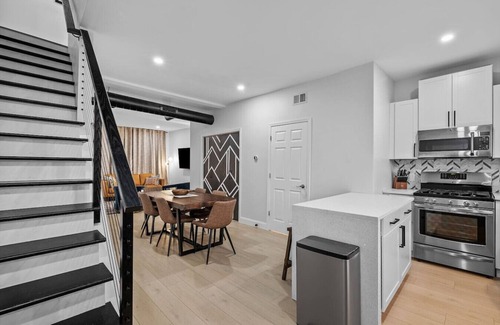 South Side Slopes Casa | Charming 3Bed/2.5Bath ; Deck + Free Strt Parking