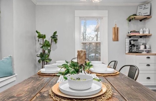 South Kansas City Casa | Charming 3Bed/2Bath House in the Heart of Kansas City!