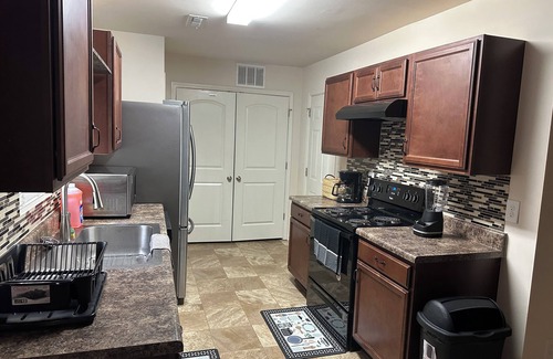 Fayetteville Casa | Charming 3bedroom house Fayetteville with WiFi, AC. and more. Start your getaway