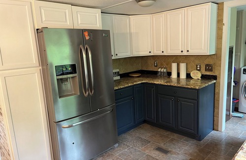 Watkins Glen Casa | Charming 3bedroom house with AC, WiFi, fenced backyard in Wonderful Watkins Glen