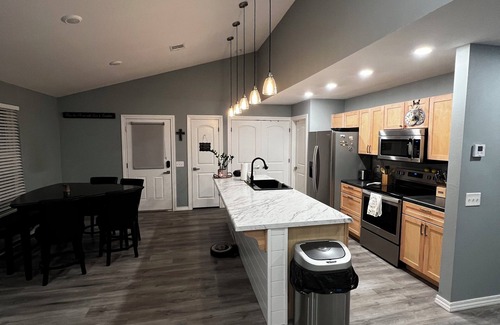 Joplin Casa | Charming 3BR/2Bath home with firepit, large fenced yard, pet friendly.